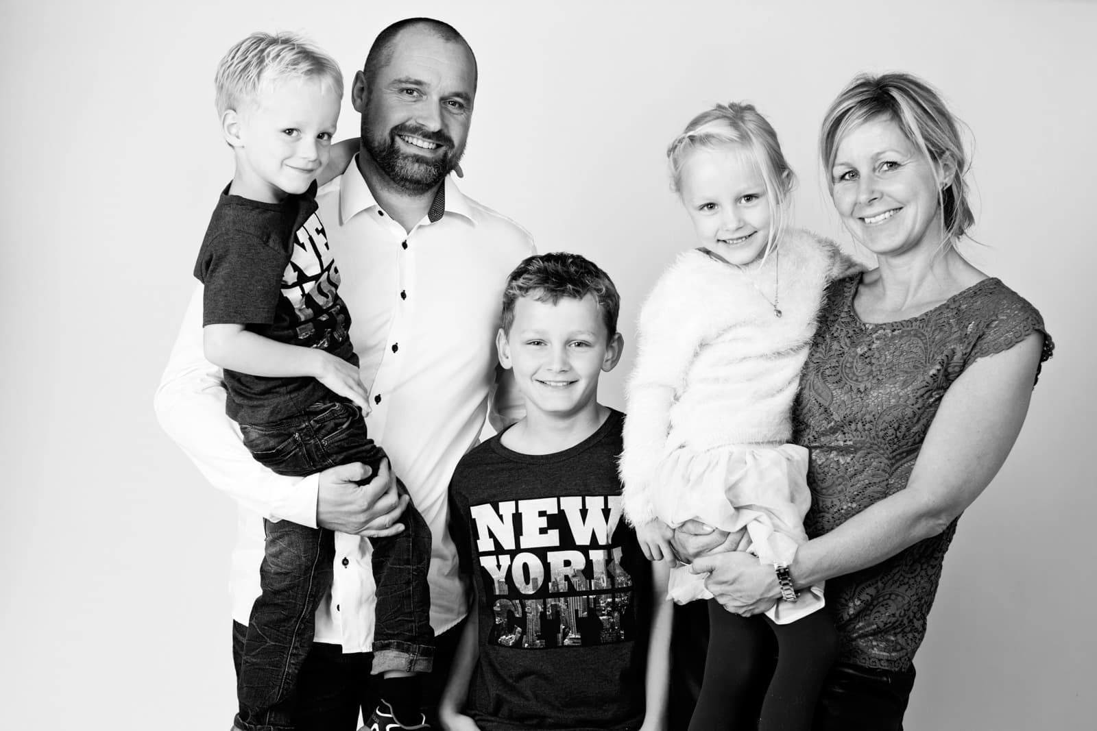 Familiebillede af professionel fotograf