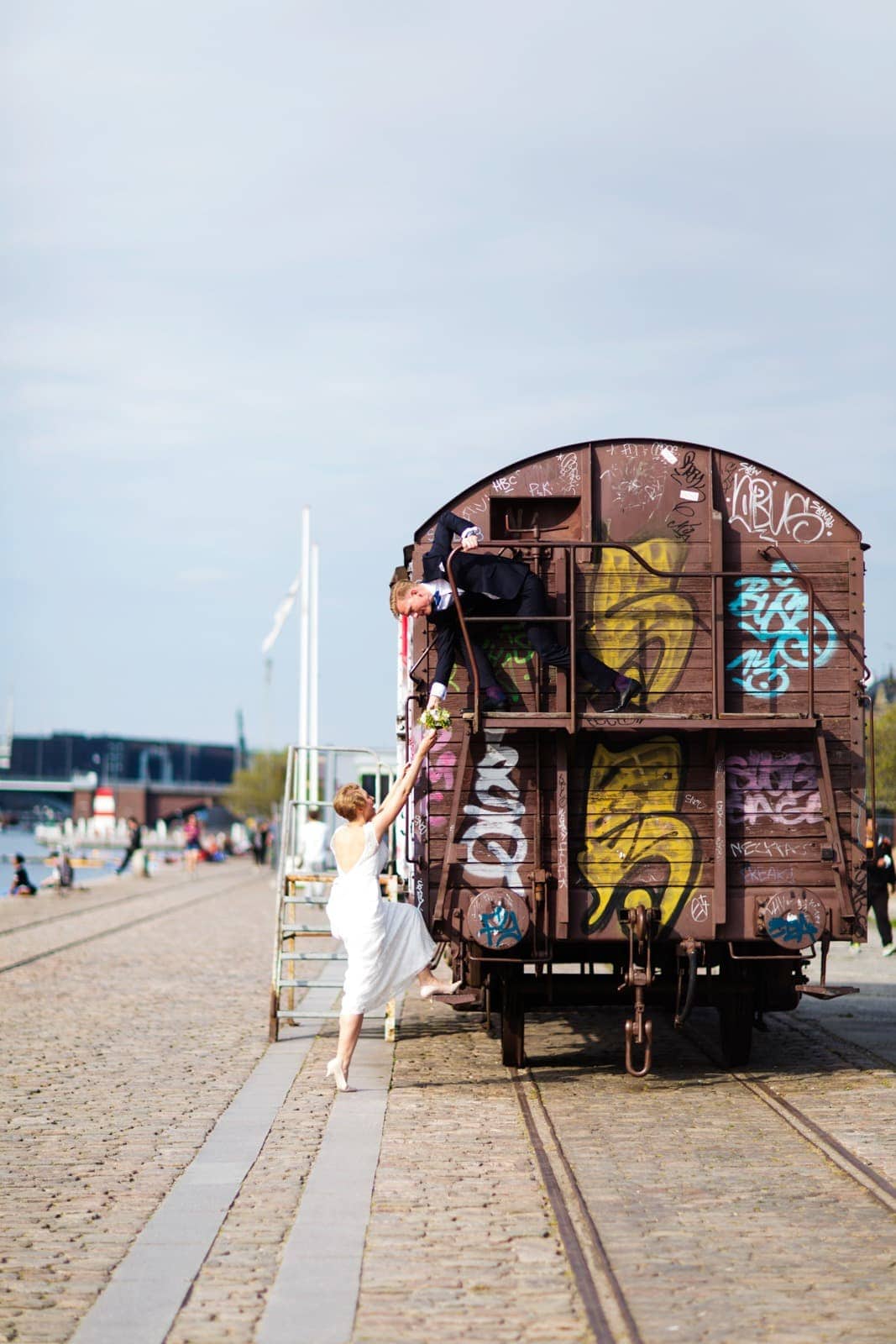 Brudepar på togvogn - Islandsbrygge